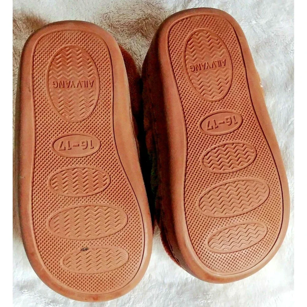 Slippers Size 5 to 6 Dump Truck Excavation Brown Boys toddler shoe accessory
